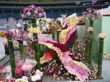 フラワードームの飾りつけ、行ってきました～｜「花ひこ」　（愛知県豊橋市の花キューピット加盟店 花屋）のブログ