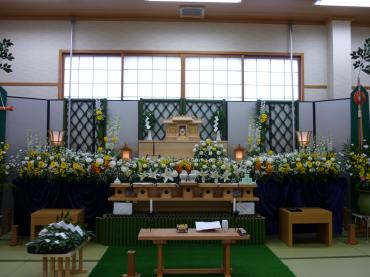今日の祭壇｜「花ひこ」　（愛知県豊橋市の花キューピット加盟店 花屋）のブログ